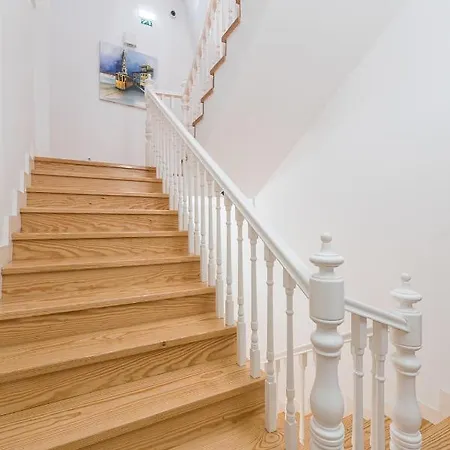 Olivia Sto Ildefonso - 1 Apartment *
